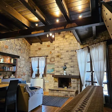 Feriehus Calypso Stone House *