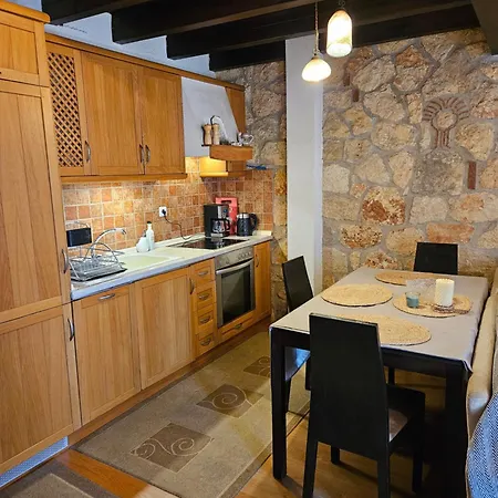 Calypso Stone House Pszakúdia