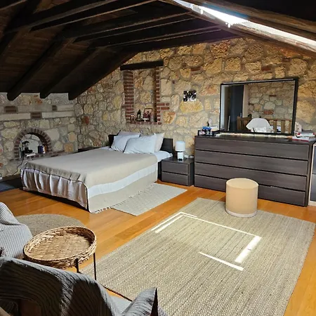 Calypso Stone House * Pszakúdia